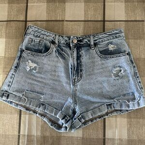 Light wash, mom denim shorts